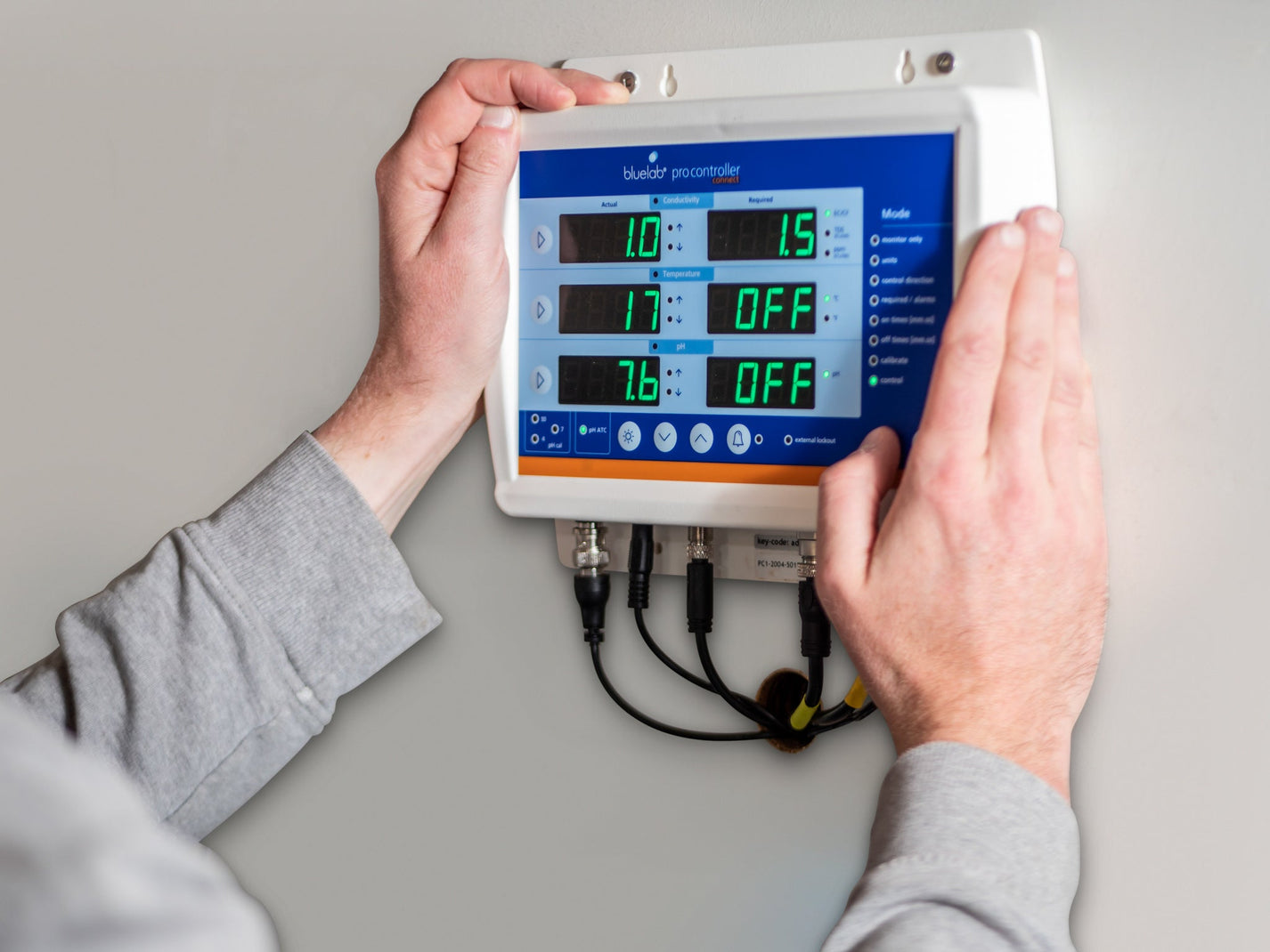 Bluelab Pro Controller Connect pH & EC Dosing Controller