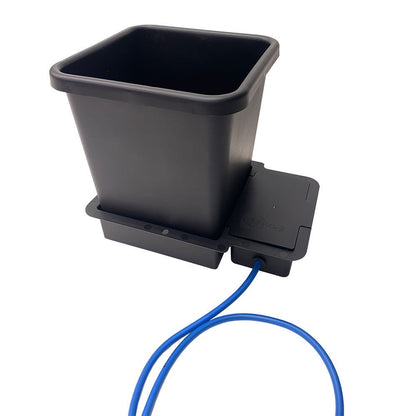 AutoPot 1Pot System module: 15 litre pot on its tray, lid on, 9mm AQUAvalve5 pipework