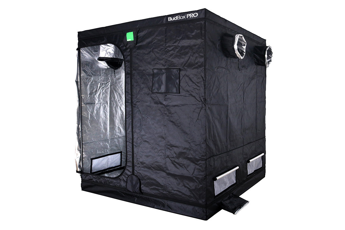 BudBox Pro Tent 200x200x220cm, second angle showing the frame, doors and silver mylar interior
