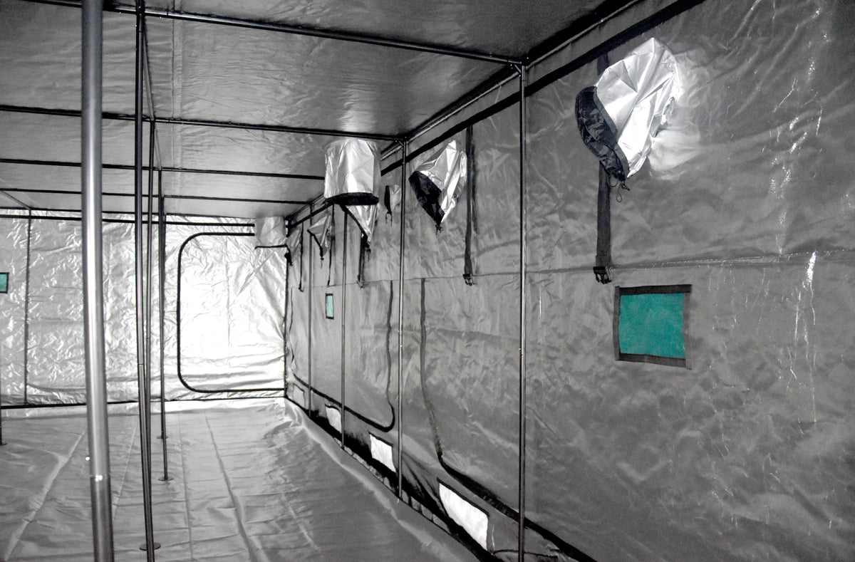 BudBox Pro Tent 900x450x240cm, second angle showing the frame, doors and silver mylar interior