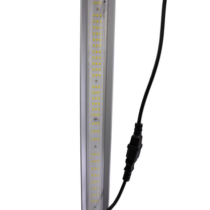 LUMii XLED 720W LED Grow Light bar and lead close-up