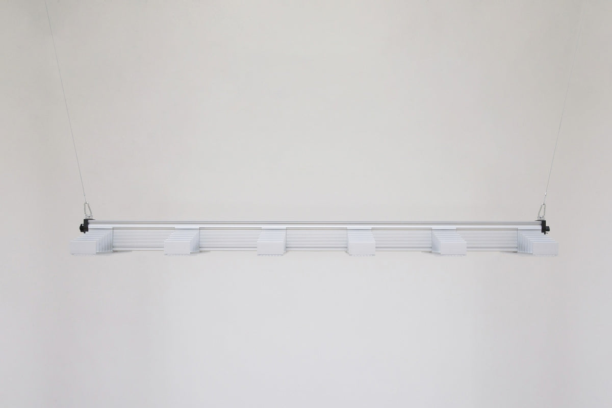 Sanlight EVO 6 LED Grow Light – EVO 6-150 seen from the side, showing the slim profile