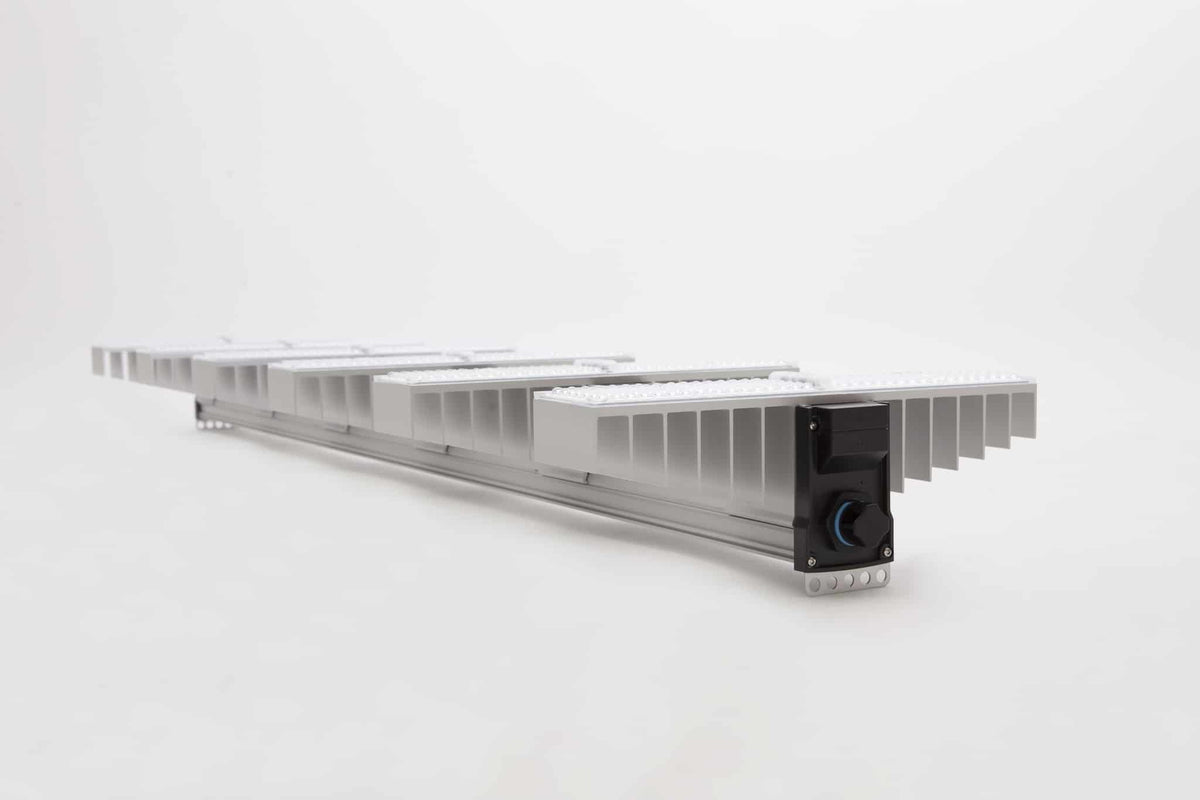 Sanlight EVO 6 LED Grow Light – EVO 6-150 upside down, six lensed light modules