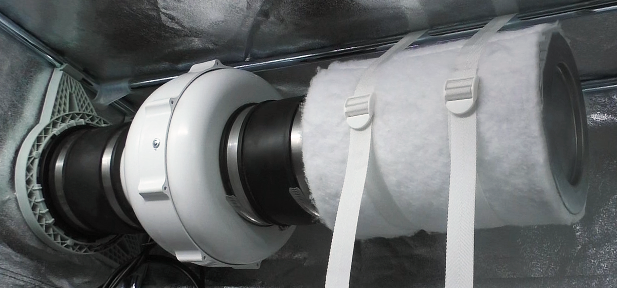 Secret Jardin rubber duct coupling fitted in use on a tent duct port